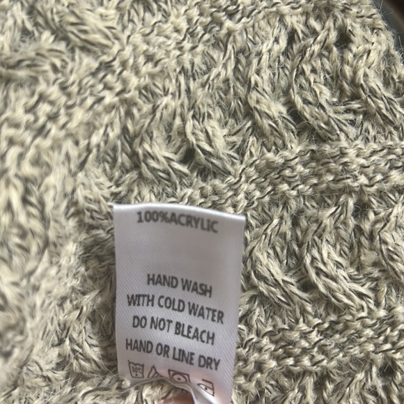 Beige Cable Knit Fringe Hem Shrug Cardigan - Picture 4 of 4